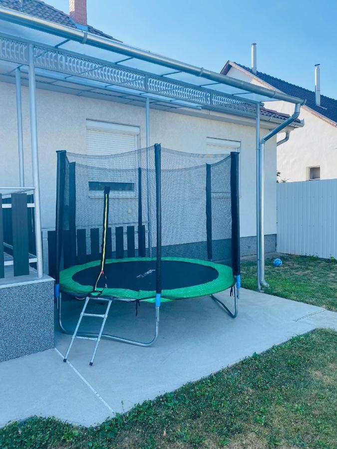 Pandora Pool Apartman Hajdúszoboszló Екстериор снимка