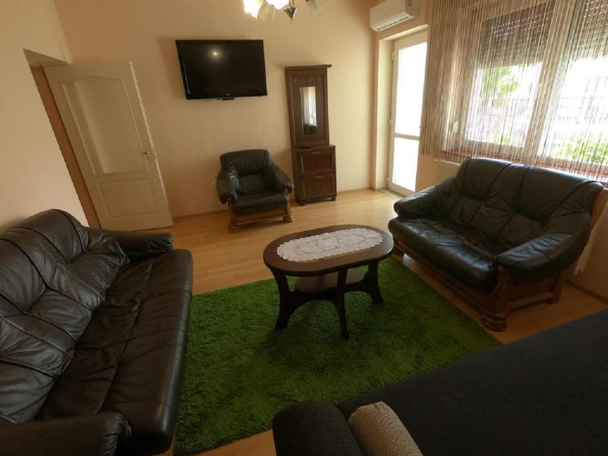Pandora Pool Apartman Hajdúszoboszló Екстериор снимка